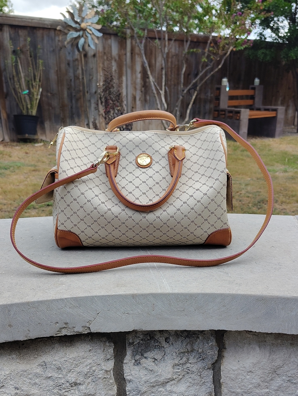 Rioni Large Boston Bag